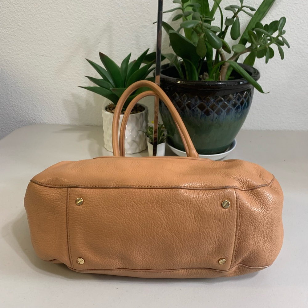๐๐ Tory Burch Camel Leather Shoulder Bag - Picture 6 of 14